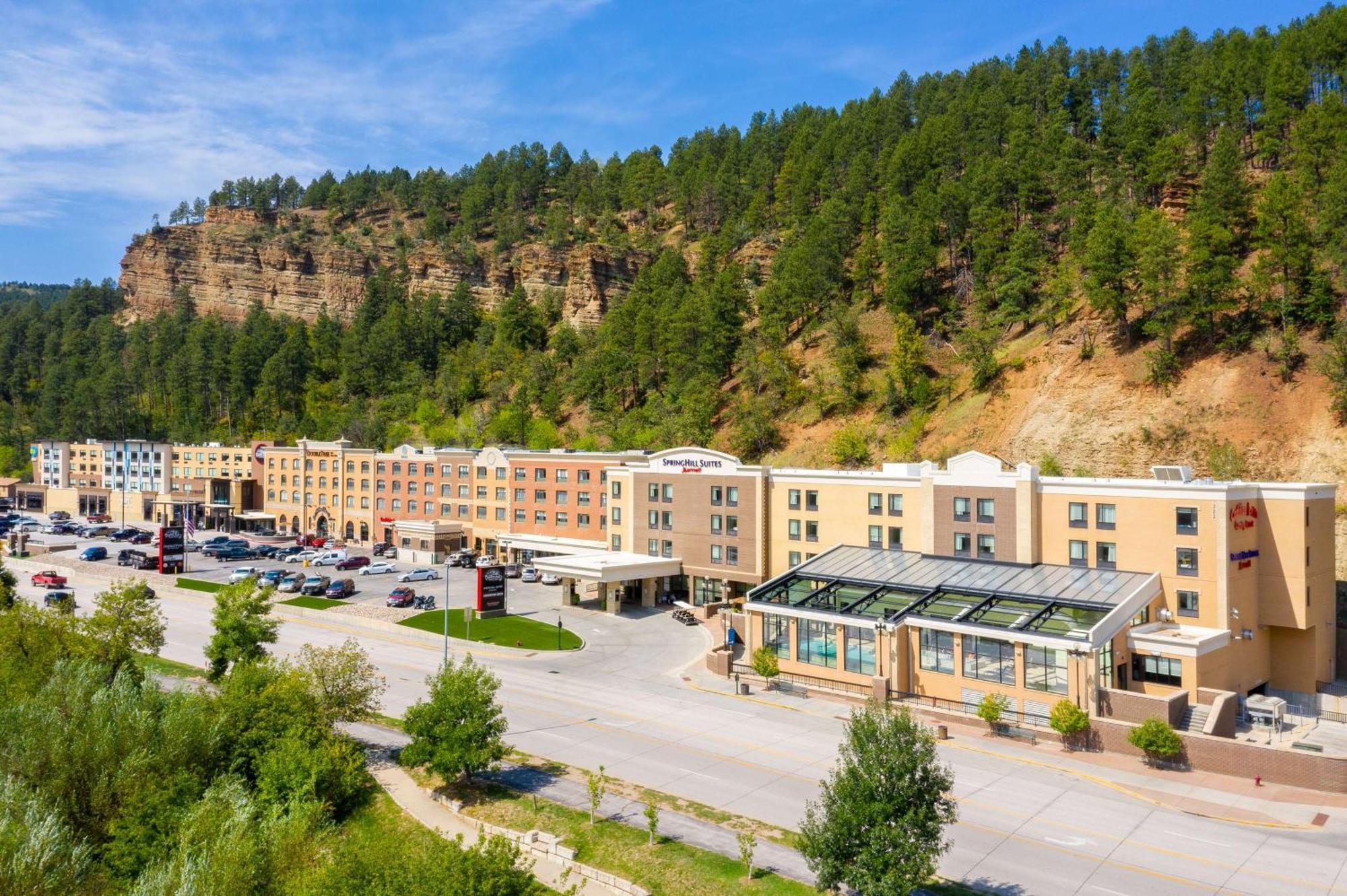 Doubletree By Hilton Deadwood At Cadillac Jack'S Hotel Exterior foto